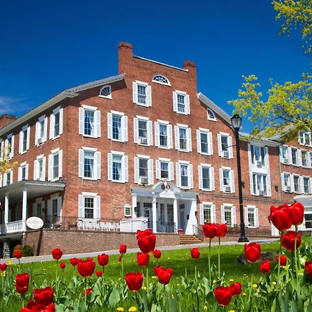 Middlebury Inn Екстериор снимка