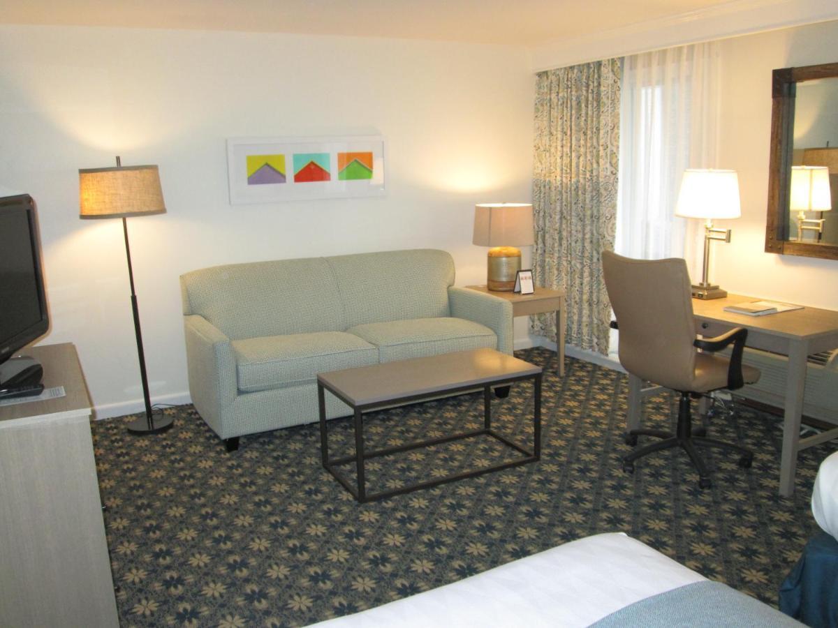 Middlebury Inn Екстериор снимка