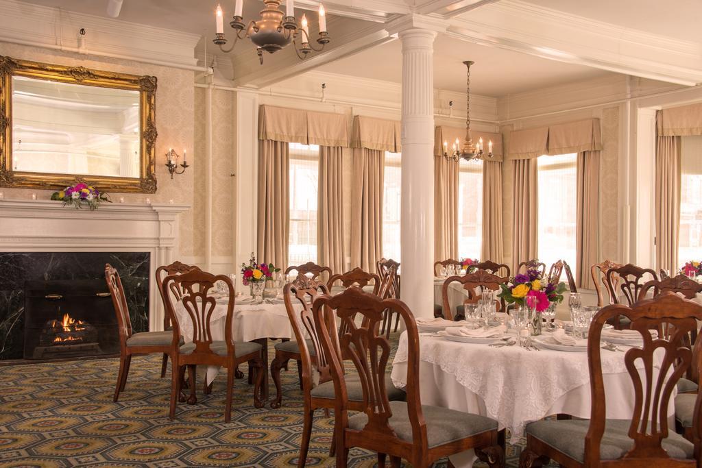 Middlebury Inn Екстериор снимка