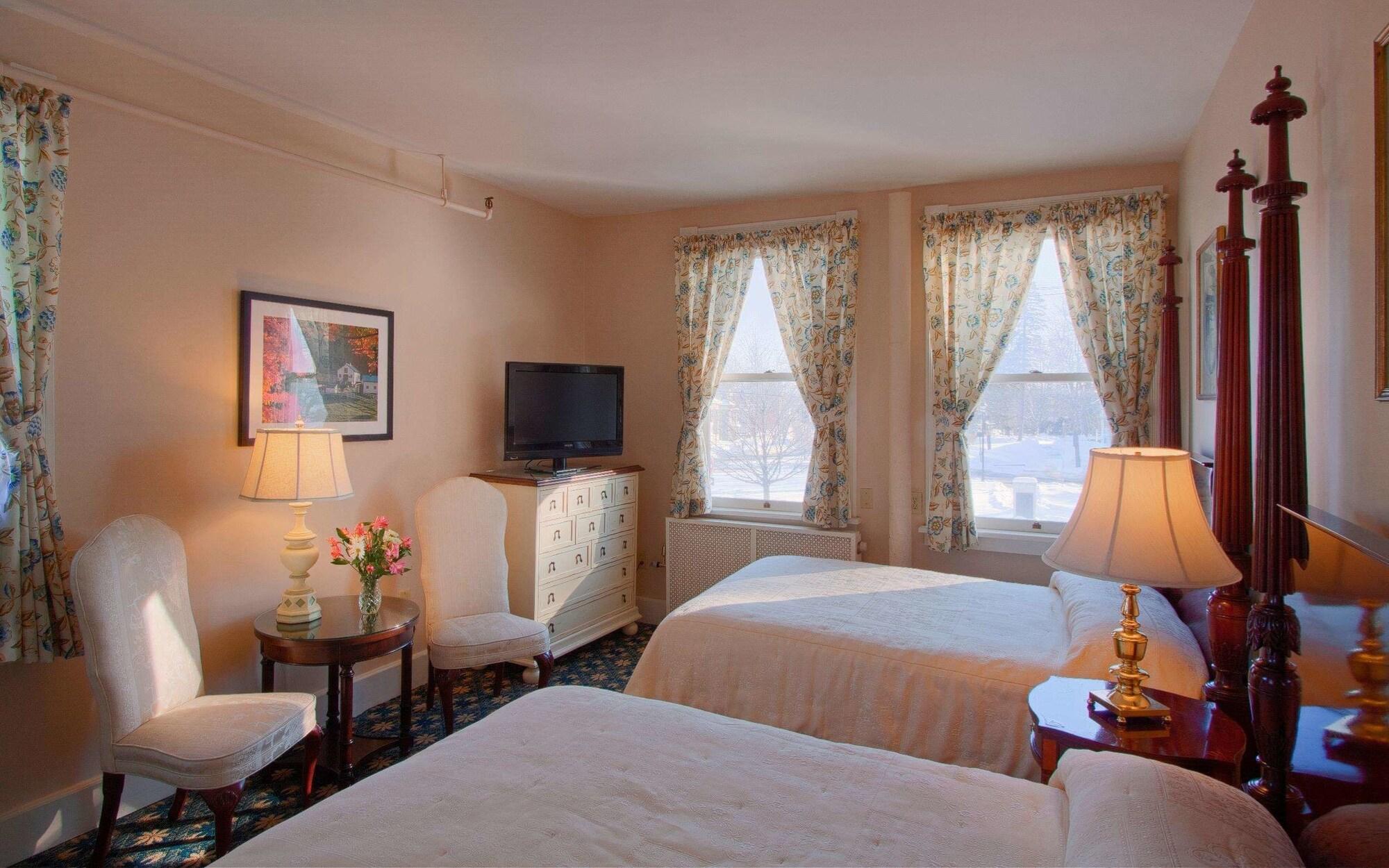 Middlebury Inn Екстериор снимка