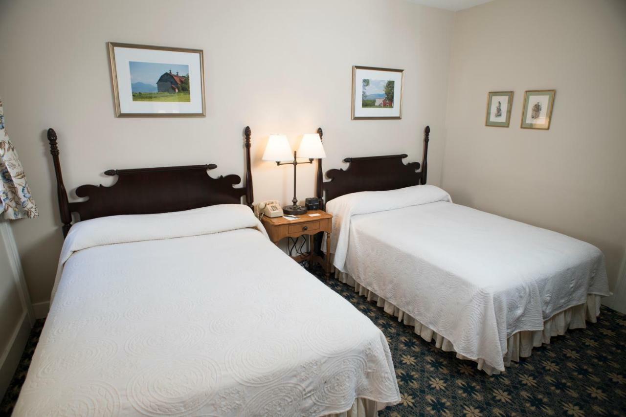 Middlebury Inn Екстериор снимка