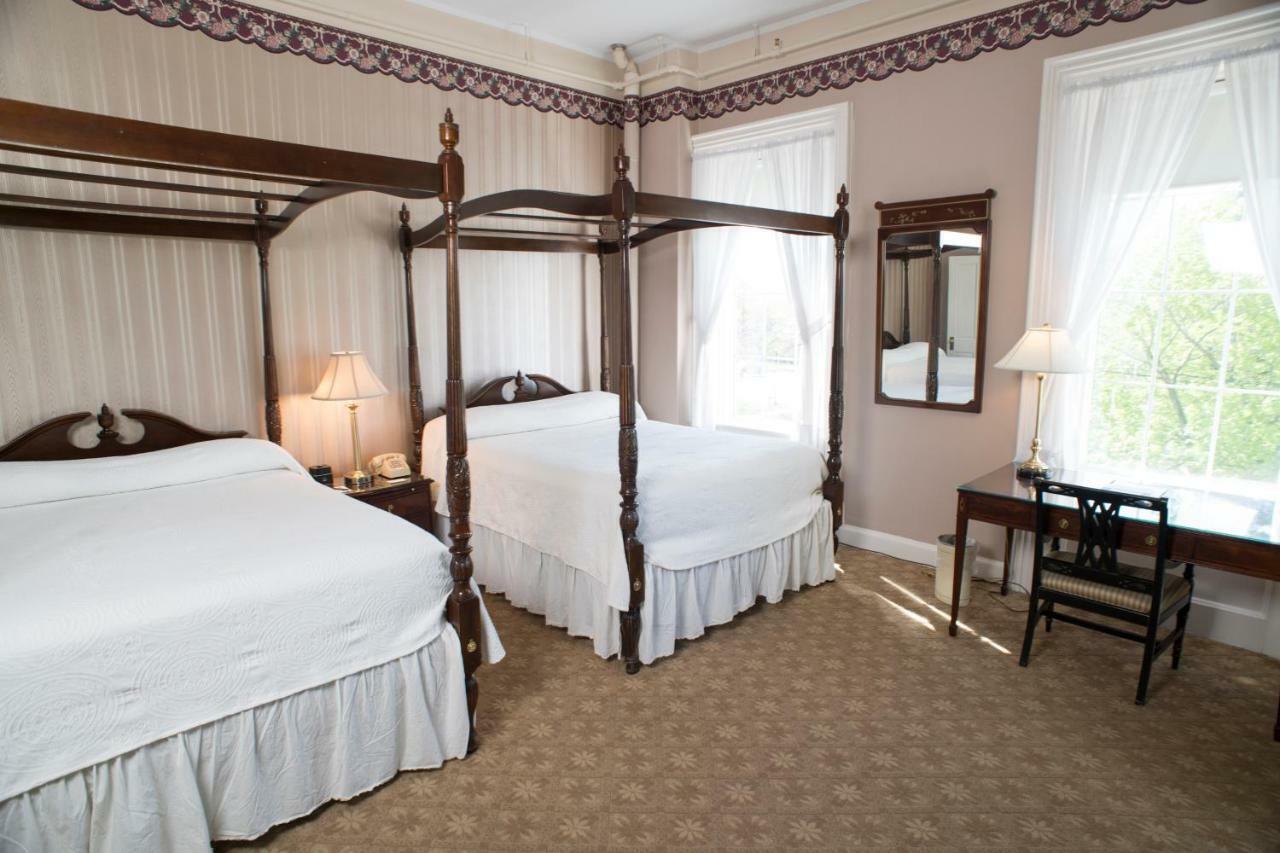 Middlebury Inn Екстериор снимка