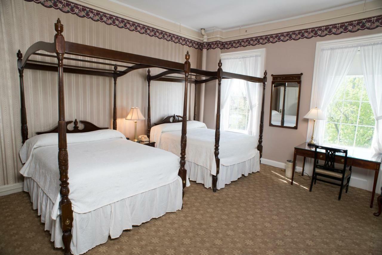 Middlebury Inn Екстериор снимка