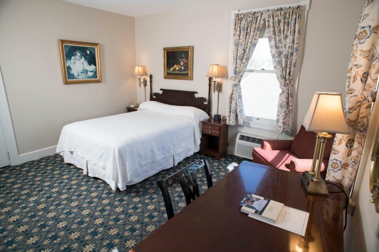 Middlebury Inn Екстериор снимка