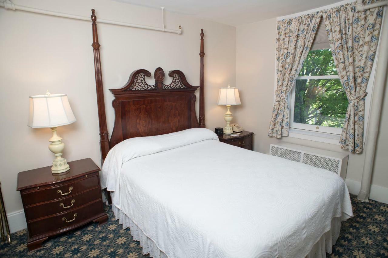 Middlebury Inn Екстериор снимка