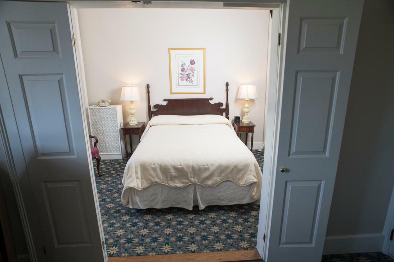 Middlebury Inn Екстериор снимка
