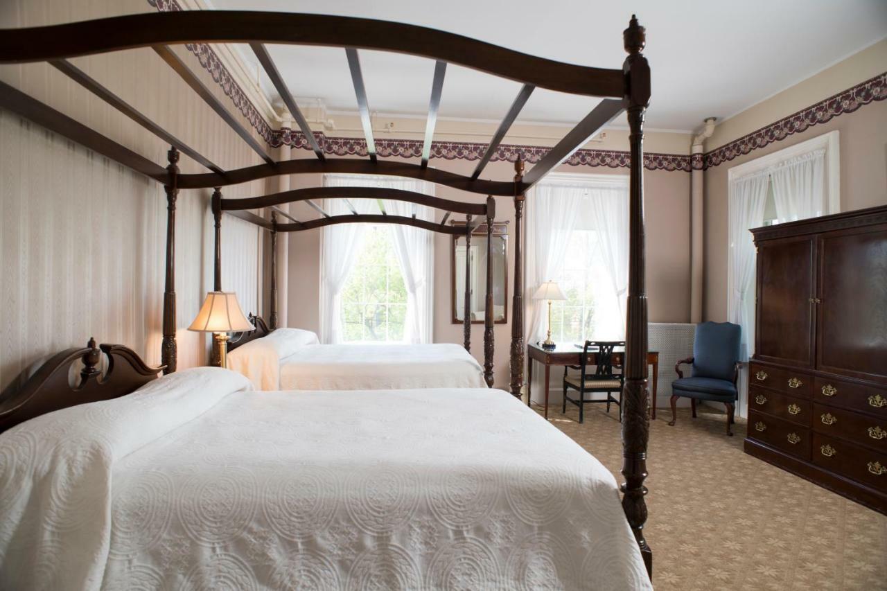 Middlebury Inn Екстериор снимка