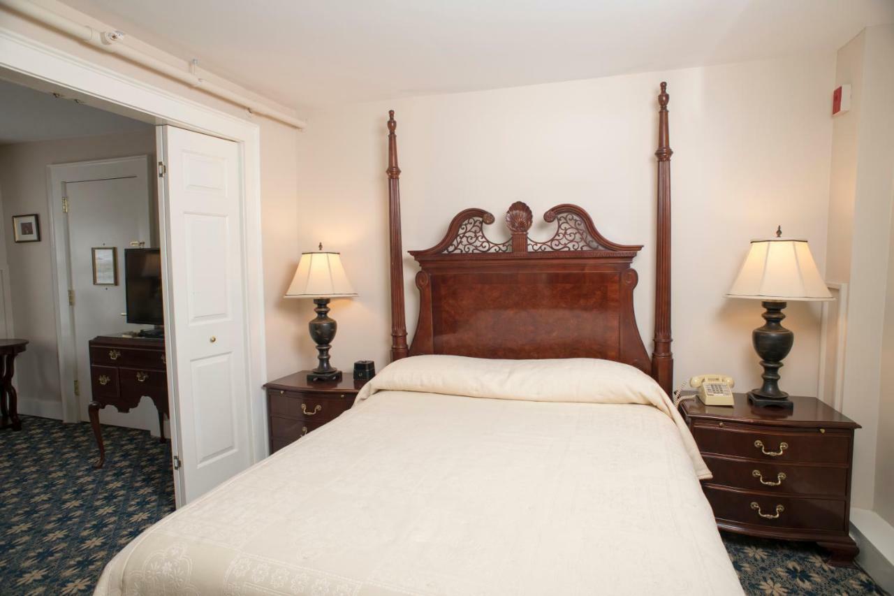 Middlebury Inn Екстериор снимка