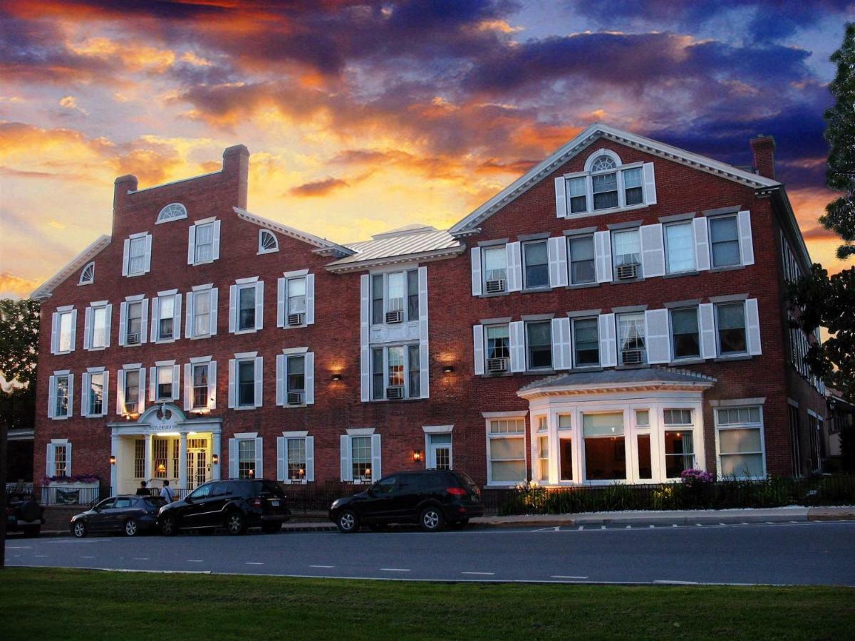 Middlebury Inn Екстериор снимка